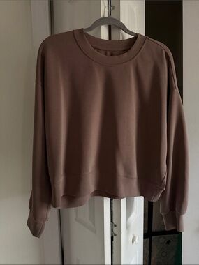 Women’s Relaxed Lululemon Crewneck Sweatshirt in Brown